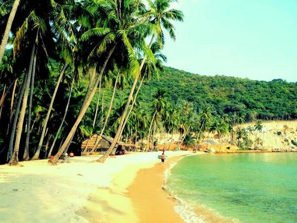 Biển trời hoang sơ ở Nam Du. Ảnh: Phước Bình. Biển trời hoang sơ ở Nam Du. Ảnh: Phước Bình.