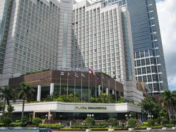 Plaza Indonesia nằm ngay bên dưới khách sạn Grand Hyatt. Ảnh: en.wikipedia.org Plaza Indonesia nằm ngay bên dưới khách sạn Grand Hyatt. Ảnh: en.wikipedia.org