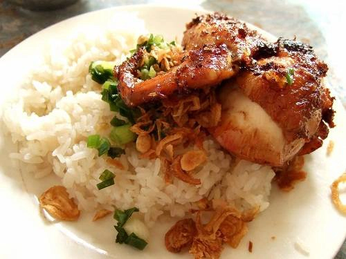 Xôi gà đầy đặn, là lựa chọn của nhiều thực khách. Ảnh: toimuonden. Xôi gà đầy đặn, là lựa chọn của nhiều thực khách. Ảnh: toimuonden.
