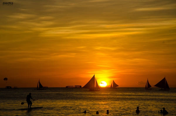 Hoàng hôn tuyệt đẹp ở Boracay. Ảnh: Lister Fil Hoàng hôn tuyệt đẹp ở Boracay. Ảnh: Lister Fil