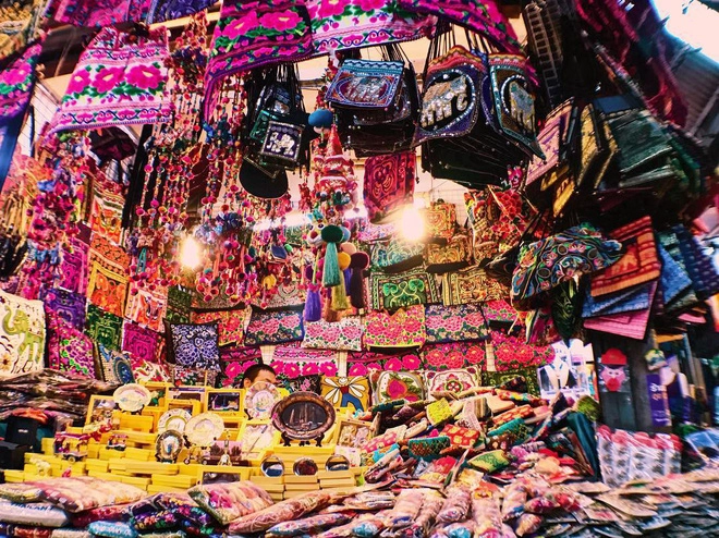 Tại Chatuchak, bạn có thể kiếm được những món đồ Thái bền đẹp, giá lại hời. Ảnh: franchizzle