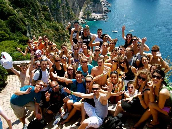 Việc tìm hiểu kỹ về chương trình tour giúp bạn cũng như so sánh giá cả dịch vụ, sẽ giúp bạn lựa chọn được những tour du lịch ưng ý. Ảnh: 1globaltravel Việc tìm hiểu kỹ về chương trình tour giúp bạn cũng như so sánh giá cả dịch vụ, sẽ giúp bạn lựa chọn được những tour du lịch ưng ý. Ảnh: 1globaltravel