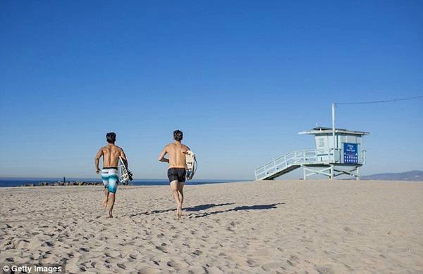 Mỗi năm, Los Angeles có gần 300 ngày trời trong xanh, nắng chói chang - Ảnh: Getty