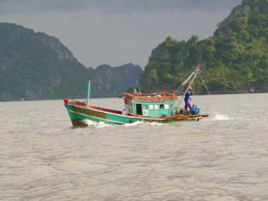 Du lịch Kiên Giang - Những chiếc thuyền đánh cá vố là hình ảnh quen thuộc ở Bà Lụa.