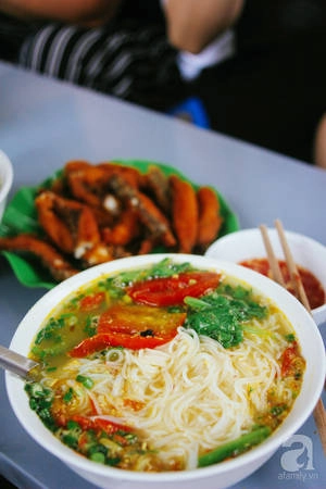 5-quan-bun-ca-o-ha-noi-ngon-khien-muc-an-mot-lan-la-me-ngay-tap-tu-ivivu-17