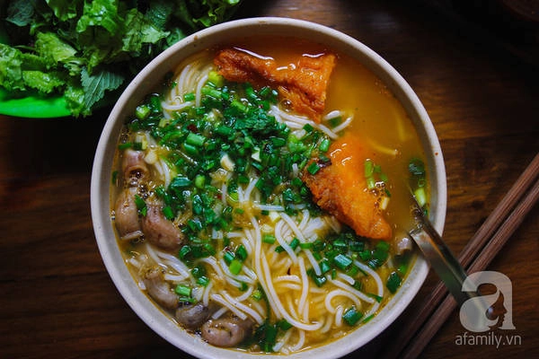 5-quan-bun-ca-o-ha-noi-ngon-khien-muc-an-mot-lan-la-me-ngay-tap-tu-ivivu-35