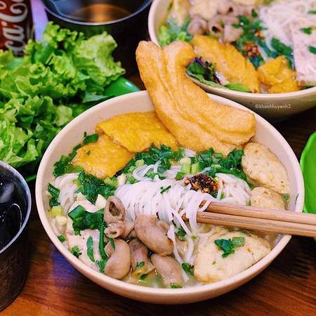 5-quan-bun-ca-o-ha-noi-ngon-khien-muc-an-mot-lan-la-me-ngay-tap-tu-ivivu-37