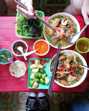 5-quan-bun-ca-o-ha-noi-ngon-khien-muc-an-mot-lan-la-me-ngay-tap-tu-ivivu-8