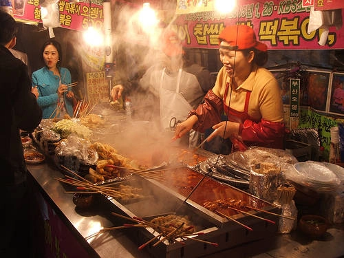 Hàn Quốc có ẩm thực đường phố nổi tiếng. 