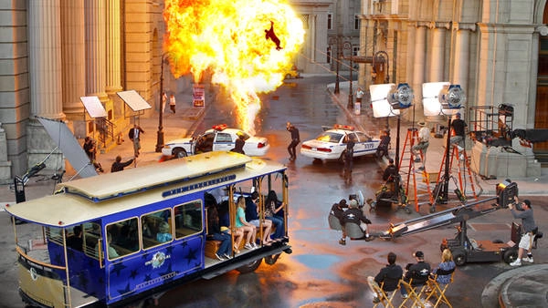 Phim trường Universal Studio Hollywood: Hãy dành một ngày ở Universal Studio Hollywood, khu phức hợp giữa phim trường và công viên giải trí danh tiếng khi khám phá Los Angeles. Bạn có thể tham quan nơi sản xuất những bộ phim như Transformer, King Kong, các phòng chiếu 3D hay tham gia các trò chơi dưới nước hấp dẫn. Ảnh: info.universalstudioshollywood.com Phim trường Universal Studio Hollywood: Hãy dành một ngày ở Universal Studio Hollywood, khu phức hợp giữa phim trường và công viên giải trí danh tiếng khi khám phá Los Angeles. Bạn có thể tham quan nơi sản xuất những bộ phim như Transformer, King Kong, các phòng chiếu 3D hay tham gia các trò chơi dưới nước hấp dẫn. Ảnh: info.universalstudioshollywood.com