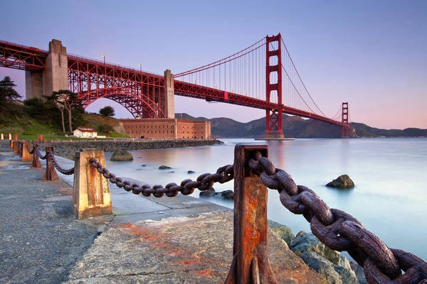 <strong>Cầu Cổng Vàng:</strong> Đây là cây cầu nối liền thành phố San Francisco trên mũi phía Bắc của bán đảo San Francisco với hạt Marin và là một kiệt tác của kiến trúc sư Joseph B.Strauss. Cây cầu này là một trong những điểm du lịch hấp dẫn du khách ở San Francisco và California. Màu sắc vàng cam đặc biệt của cây cầu khiến nó nổi bật ngay cả khi sương mù giăng kín. Ảnh: wall.alphacoders.com <strong>Cầu Cổng Vàng:</strong> Đây là cây cầu nối liền thành phố San Francisco trên mũi phía Bắc của bán đảo San Francisco với hạt Marin và là một kiệt tác của kiến trúc sư Joseph B.Strauss. Cây cầu này là một trong những điểm du lịch hấp dẫn du khách ở San Francisco và California. Màu sắc vàng cam đặc biệt của cây cầu khiến nó nổi bật ngay cả khi sương mù giăng kín. Ảnh: wall.alphacoders.com