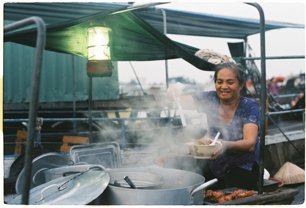 5-trai-nghiem-cho-nguoi-lan-dau-ghe-mien-tay-mua-nuoc-noi-ivivu-16