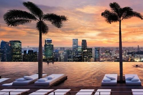  Một khách sạn 5 sao, tọa lạc ở trung tâm hành chính của thành phố sẽ là lựa chọn hàng đầu của các thương gia khi đi công tác. 