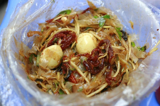 Bánh tráng trộn.