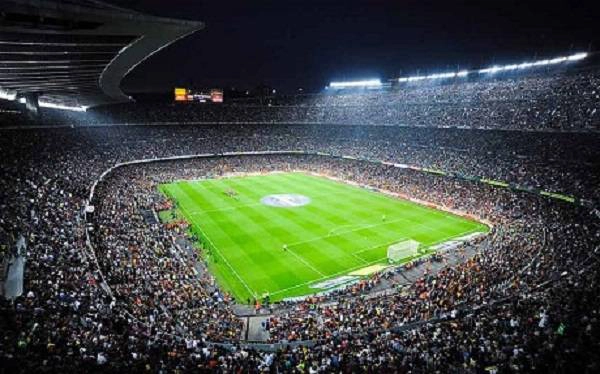 Không khí ở sân vận động Nou Camp (Tây Ban Nha) sẽ khiến bạn nghẹt thở. Không khí ở sân vận động Nou Camp (Tây Ban Nha) sẽ khiến bạn nghẹt thở.