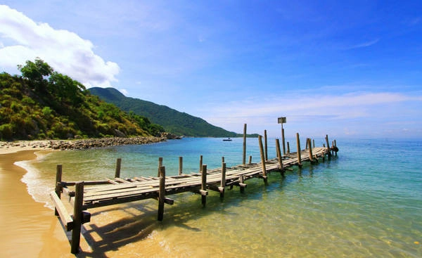 Rạn Nam Ô, điểm đến luôn tạo sự tò mò, cuốn hút đối với hầu hết du khách. Ảnh: dulichbiendanang.