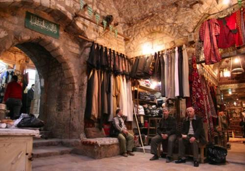 Khu chợ al-Medina Souk ở thành cổ Aleppo khi chưa bị tàn phá do chiến tranh 