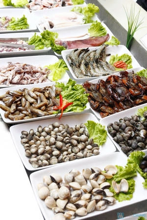 6-dia-chi-buffet-ngon-day-dan-gia-duoi-350-nghin-de-tu-tap-cuoi-nam-o-ha-noi-ivivu-1