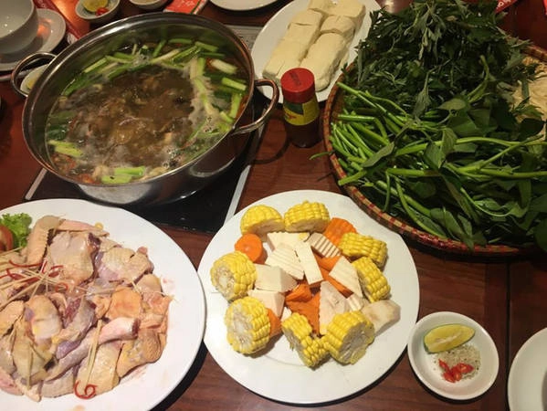 6-dia-chi-buffet-ngon-day-dan-gia-duoi-350-nghin-de-tu-tap-cuoi-nam-o-ha-noi-ivivu-2