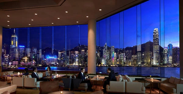 6. Một chút thư giãn tại I-Spa: Là một trong những spa hàng đầu của Hong Kong nằm trong InterContinental Hong Kong, đến đây các bạn sẽ được trải nghiệm sự thư thái, đam mê lạc thú nhất với chương trình I-Spa bao gồm đầy đủ các phương pháp trị liệu thư giãn và một bữa ăn trưa phục vụ tại hồ bơi Terrace xinh đẹp. Nếu muốn vận động một chút, trung tâm thể dục và hồ bơi ngoài trời cũng luôn sẵn sàng cho hai bạn tận hưởng. 6. Một chút thư giãn tại I-Spa: Là một trong những spa hàng đầu của Hong Kong nằm trong InterContinental Hong Kong, đến đây các bạn sẽ được trải nghiệm sự thư thái, đam mê lạc thú nhất với chương trình I-Spa bao gồm đầy đủ các phương pháp trị liệu thư giãn và một bữa ăn trưa phục vụ tại hồ bơi Terrace xinh đẹp. Nếu muốn vận động một chút, trung tâm thể dục và hồ bơi ngoài trời cũng luôn sẵn sàng cho hai bạn tận hưởng.