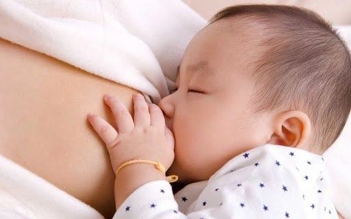 Cho con bú là nguyên dân dẫn đến chậm kinh