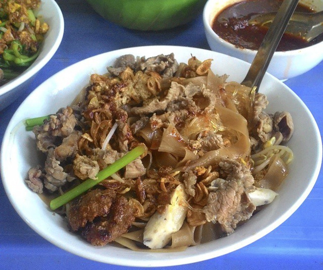 6-quan-banh-da-tron-cuc-ngon-gia-chi-khoang-30-ngan-cho-bua-trua-he-nong-nuc-ha-noi-ivivu-6