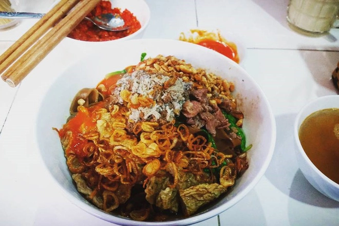 6-quan-banh-da-tron-cuc-ngon-gia-chi-khoang-30-ngan-cho-bua-trua-he-nong-nuc-ha-noi-ivivu-7