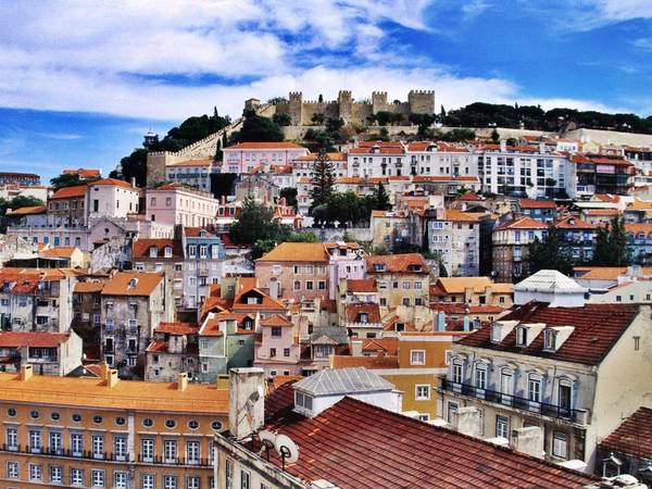 Sự khởi đầu hoàn hảo khi tới Bồ Đào Nha chính là thủ đô Lisbon xinh đẹp và duyên dáng. Sự khởi đầu hoàn hảo khi tới Bồ Đào Nha chính là thủ đô Lisbon xinh đẹp và duyên dáng.