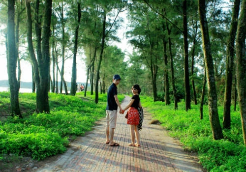 "Con đường tình yêu" là nơi hẹn hò nên thơ dành cho du khách khi có dịp đến với biển Cô Tô. Ảnh: PYS Travel "Con đường tình yêu" là nơi hẹn hò nên thơ dành cho du khách khi có dịp đến với biển Cô Tô. Ảnh: PYS Travel
