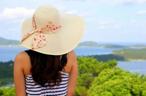 Với những người thích chiêm ngưỡng vẻ đẹp hùng vĩ của thiên nhiên thì ngọn hải đăng Cô Tô là một điểm đến không thể bỏ qua. Ảnh: PYS Travel Với những người thích chiêm ngưỡng vẻ đẹp hùng vĩ của thiên nhiên thì ngọn hải đăng Cô Tô là một điểm đến không thể bỏ qua. Ảnh: PYS Travel