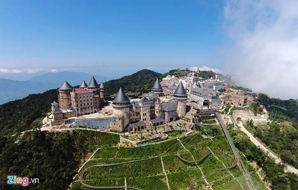 Các kỷ lục ấy gồm: cáp treo có chiều dài cáp trên một hành trình dài nhất thế giới; cáp treo có chênh lệch độ cao trên một hành trình lớn nhất thế giới; cáp treo dài nhất thế giới và cáp treo nặng nhất thế giới. Ảnh: Anh Tuấn.