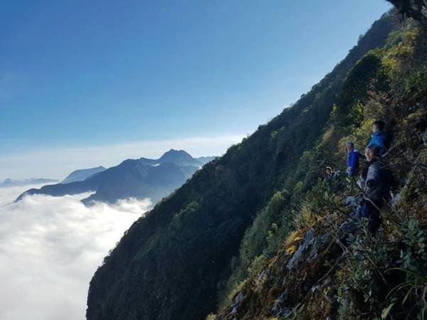  Nhìu Cồ San - ngọn núi khó chinh phục. Ảnh: Điệp Mun.