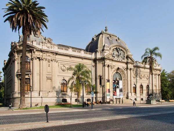 Kiến trúc: Chile có những công trình kiểu Tây Ban Nha, các ngôi nhà ấn tượng của giới nghệ sĩ, ngay cả nhà dân bình thường cũng có những nét độc đáo khiến du khách thích thú. Ảnh: Skyscrapercity. Kiến trúc: Chile có những công trình kiểu Tây Ban Nha, các ngôi nhà ấn tượng của giới nghệ sĩ, ngay cả nhà dân bình thường cũng có những nét độc đáo khiến du khách thích thú. Ảnh: Skyscrapercity.