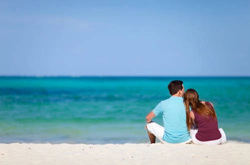 Dù là người yêu của nhau, nhưng khi đi du lịch bạn nên rõ ràng về tiền bạc để tránh việc một người phải “gánh” toàn bộ chi phí. Dù là người yêu của nhau, nhưng khi đi du lịch bạn nên rõ ràng về tiền bạc để tránh việc một người phải “gánh” toàn bộ chi phí.