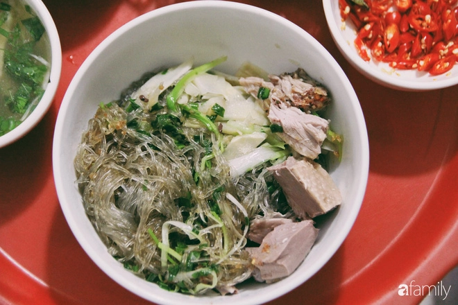 ha-noi-7-quan-bun-mien-ngan-tron-khong-biet-qua-phi-de-chong-choi-voi-mua-oi-buc-ivivu-6