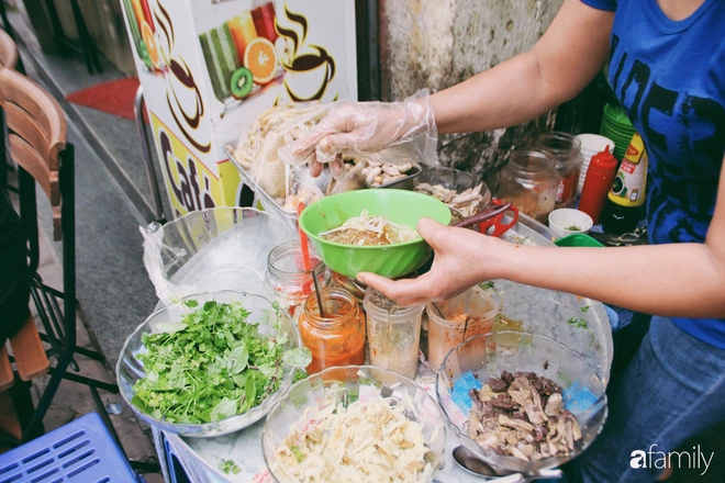 ha-noi-7-quan-bun-mien-ngan-tron-khong-biet-qua-phi-de-chong-choi-voi-mua-oi-buc-ivivu-9
