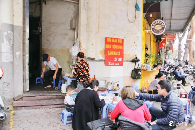 ha-noi-7-quan-bun-mien-ngan-tron-khong-biet-qua-phi-de-chong-choi-voi-mua-oi-buc-ivivu-12