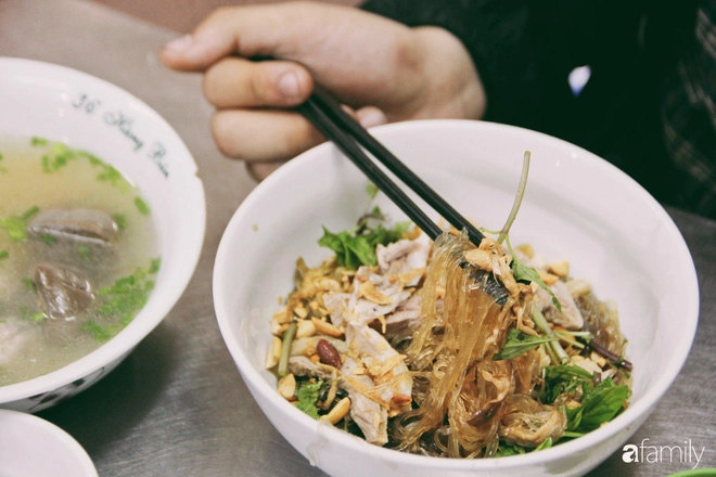 ha-noi-7-quan-bun-mien-ngan-tron-khong-biet-qua-phi-de-chong-choi-voi-mua-oi-buc-ivivu-17