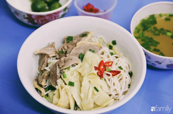 ha-noi-7-quan-bun-mien-ngan-tron-khong-biet-qua-phi-de-chong-choi-voi-mua-oi-buc-ivivu-5