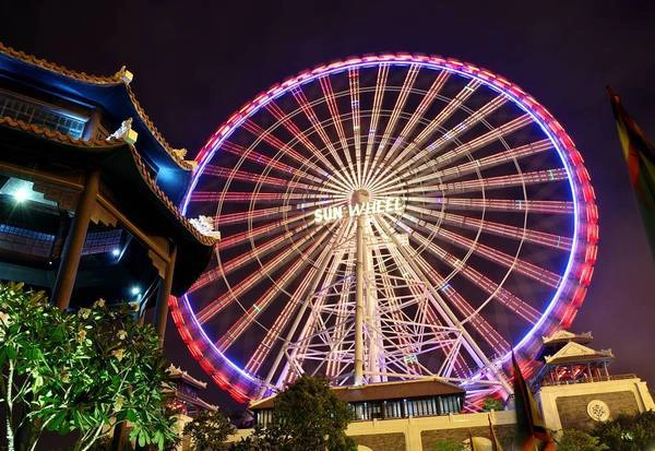 “Vòng quay Mặt trời – Sun Wheel” hiện đang thuộc top 10 vòng quay cao nhất thế giới. Ảnh: @domographer_y