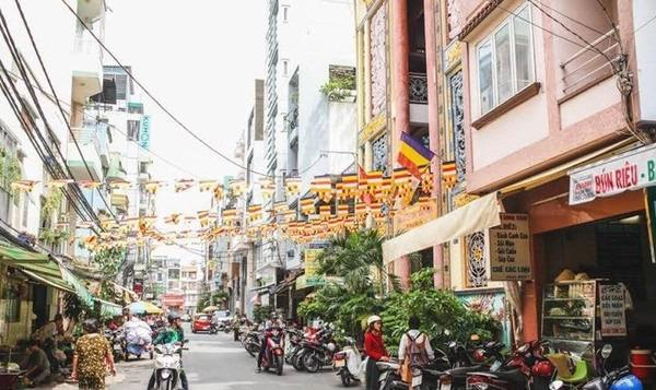 8-the-gioi-than-tien-ngay-trong-hem-cua-tin-do-an-uong-sai-thanh-ivivu-1