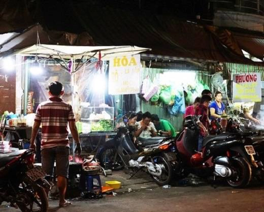 Khu ăn uống Cô Giang luôn tấp nập khi đêm về. (Ảnh: Internet) Khu ăn uống Cô Giang luôn tấp nập khi đêm về. (Ảnh: Internet)