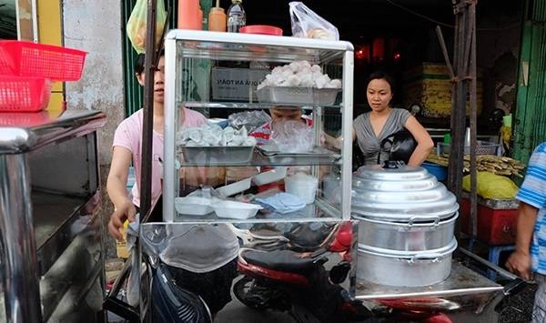 Một xe sủi cảo tất bật ở Cô Giang. (Ảnh: Internet) Một xe sủi cảo tất bật ở Cô Giang. (Ảnh: Internet)