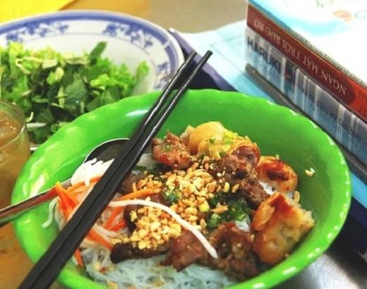 ... đến bún thịt nướng đầy ụ nhưng giá cả rất phải chăng. (Ảnh: Internet) ... đến bún thịt nướng đầy ụ nhưng giá cả rất phải chăng. (Ảnh: Internet)... đến bún thịt nướng đầy ụ nhưng giá cả rất phải chăng. (Ảnh: Internet)