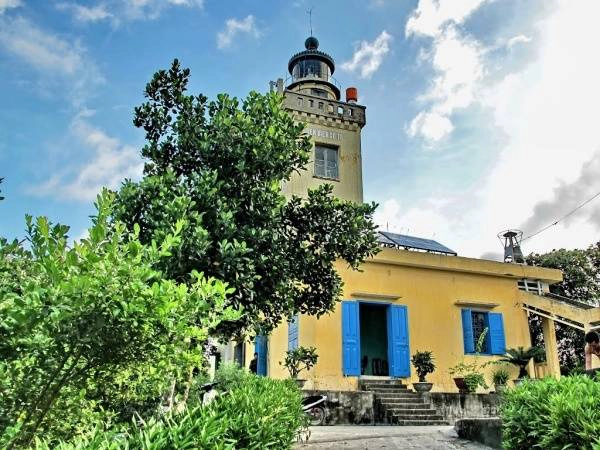 Hải đăng Cô Tô là 1 trong số hơn 30 “con mắt biển đêm” đang hoạt động trên khắp vùng lãnh hải Việt Nam. Ảnh: Pystravel Hải đăng Cô Tô là 1 trong số hơn 30 “con mắt biển đêm” đang hoạt động trên khắp vùng lãnh hải Việt Nam. Ảnh: Pystravel