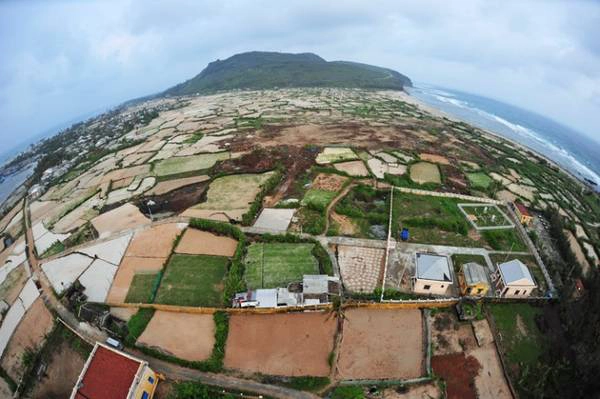 Một góc đảo Lý Sơn nhìn từ trên cao. Ảnh: FB Lý Sơn Island