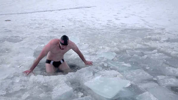 Người Siberia rất khoẻ mạnh. Họ có thể bơi trong các hố băng âm độ mà ít khi bị ốm. Sức khoẻ dẻo dai ấy được rèn luyện theo thời gian để chống chọi lại điều kiện khắc nghiệt nhất của tự nhiên. Người Siberia rất khoẻ mạnh. Họ có thể bơi trong các hố băng âm độ mà ít khi bị ốm. Sức khoẻ dẻo dai ấy được rèn luyện theo thời gian để chống chọi lại điều kiện khắc nghiệt nhất của tự nhiên.