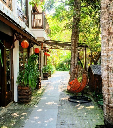 Phải nói ngay là khách sạn này có giá cao hơn chút so với các khách sạn khác cùng list, nhưng vì nó cũng xinh xuất sắc hơn hẳn, nên khoảng 1.4 triệu đồng/ đêm chắc cũng có thể cắn răng nha. Ảnh: @azzaluke Phải nói ngay là khách sạn này có giá cao hơn chút so với các khách sạn khác cùng list, nhưng vì nó cũng xinh xuất sắc hơn hẳn, nên khoảng 1.4 triệu đồng/ đêm chắc cũng có thể cắn răng nha. Ảnh: @azzaluke