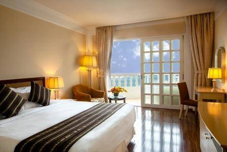 The Club Room tại Khu nghỉ dưỡng Sunrise Beach Nha Trang. The Club Room tại Khu nghỉ dưỡng Sunrise Beach Nha Trang.