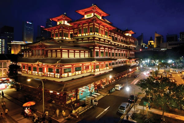 Chùa Phật Nha (Buddah Tooth Relic temple) ở khu phố Tàu Singapore. 